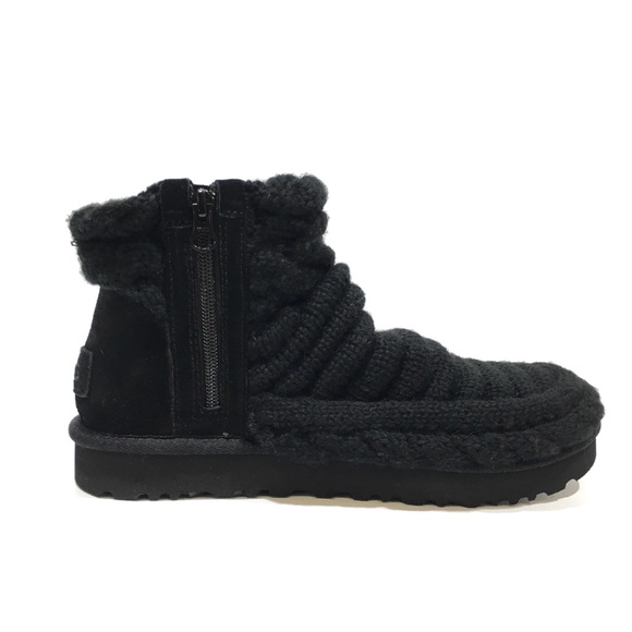 UGG CLASSIC MINI CHUNKY CABLE KNIT BOOTS -BLACK - WOMEN’S US 8 -NEW - Picture 2 of 9